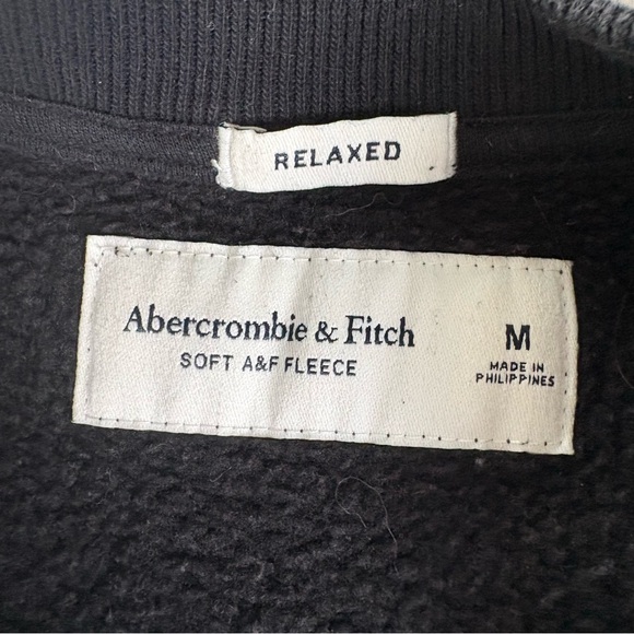 Abercrombie & Fitch Men's Black and Dark Gray Crewneck Sweater - Picture 2 of 3